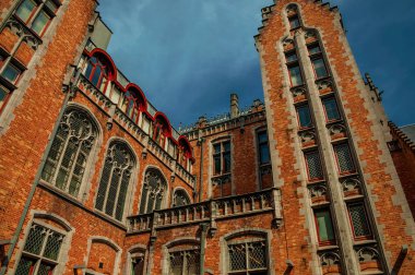 Bruges tipik Flanders tarzında binaların Tuğla cephe