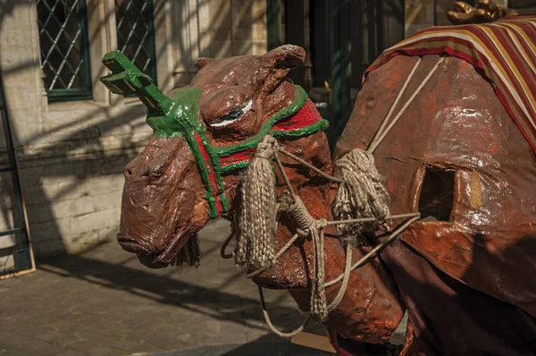 Figures étranges de licorne et de chameau à Bruxelles — Photo