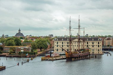 Amsterdam'da yelkenli ile Ulusal Denizcilik Müzesi demirledi