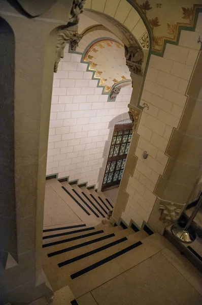 De Haar Kalesi içinde kiremitli duvarları ile merdiven görünümü — Stok fotoğraf