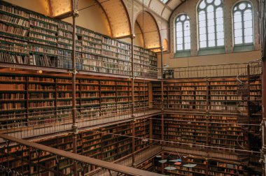 Amsterdam Rijksmuseum büyük kütüphane