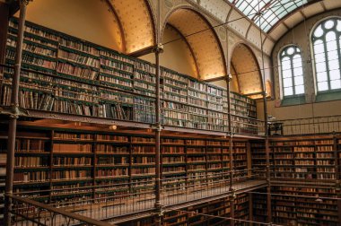 Amsterdam Rijksmuseum büyük kütüphane