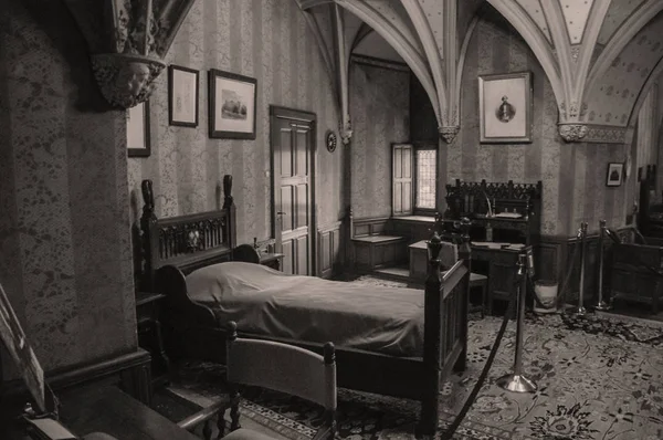 Έπιπλα στην πολυτελή κρεβατοκάμαρα de Haar κάστρο — Φωτογραφία Αρχείου