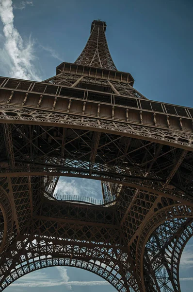 Eiffelturm im Jugendstil in Paris — Stockfoto