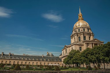 Paris'te altın kubbeli Les Invalides Sarayı