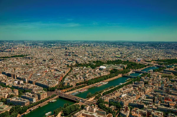 Rivière Seine et bâtiments vus de la Tour Eiffel à Paris — Photo