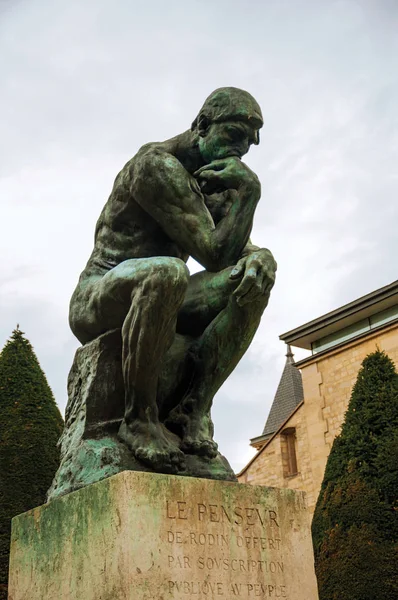 Pomnik w ogrodach Muzeum Rodin w Paryżu — Zdjęcie stockowe