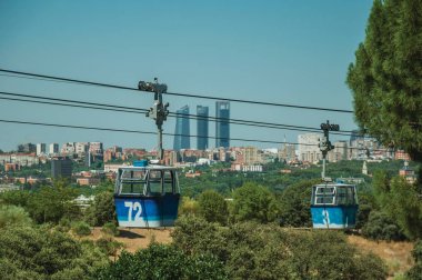 Madrid Teleferico Park teleferik gondol ve silueti
