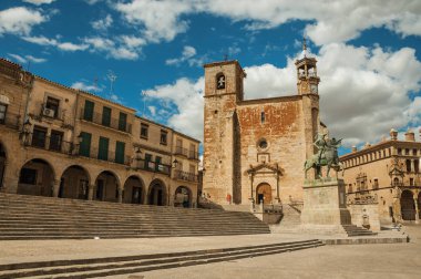 San Martin Kilisesi ve Trujillo Plaza Belediye Başkanı eski binalar