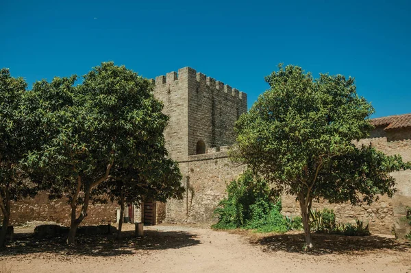 Murar och torn runt den centrala innergården på slottet Elvas — Stockfoto