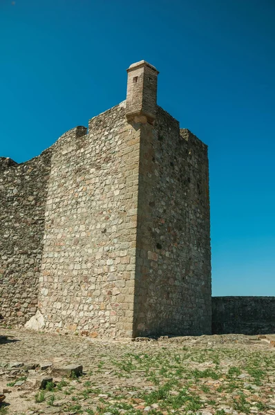 Paredes e torre de vigia quadrada no Castelo de Marvao — Fotografia de Stock