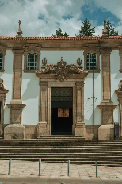 Fachada do edifício da Câmara Municipal em estilo barroco — Fotografia de Stock