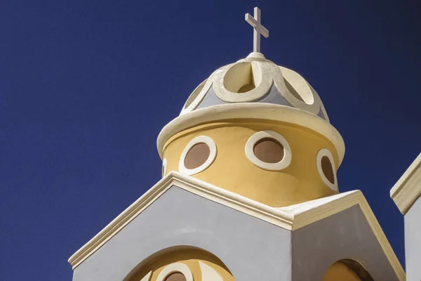 Detail Barevné Kopule Krucifixem Pravoslavném Starém Kostele Modré Obloze Řeckém — Stock fotografie