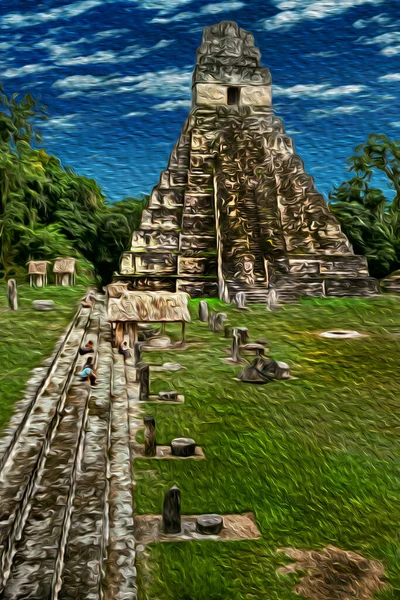 ティカルの古代都市の森の真ん中にある急な寺院ピラミッド グアテマラ北部のマヤ文明の最大の遺跡や都市中心の一つ 油絵具フィルター — ストック写真