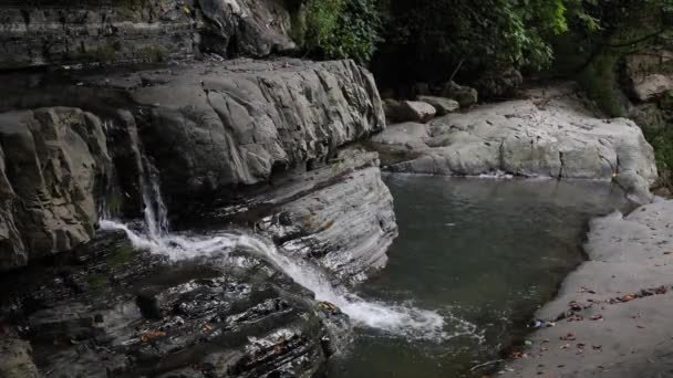 Cascades Vidéo Plusieurs Niveaux Cascades Vidéo Avec Cascades Vidéo Écoulement — Video