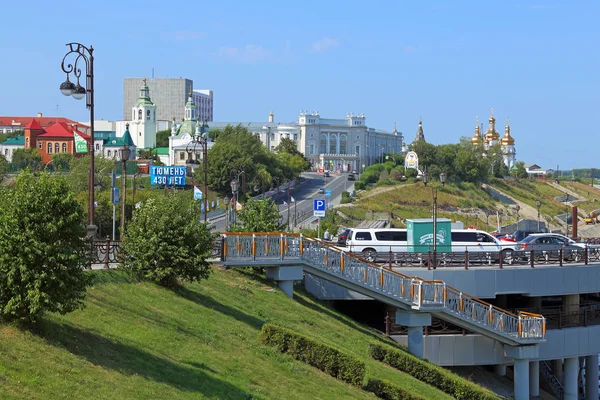 Tyumen Rússia Agosto 2018 Vista Rua Lado Comunista Ponte Dos — Fotografia de Stock