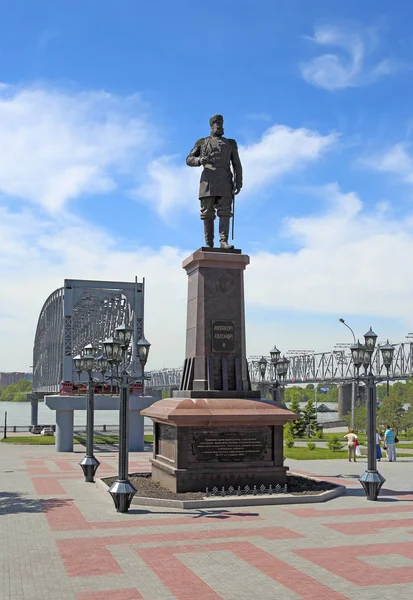 新西伯利亚 俄罗斯 2014年6月13日 河岸边的亚历山大皇帝三世纪念碑 — 图库照片