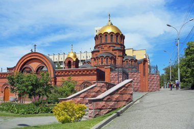 Novosibirsk, Rusya Federasyonu-13 Haziran 2014: Ortodoks Kilisesi, St. Prens Alexander Nevsky kırmızı cadde üzerinde