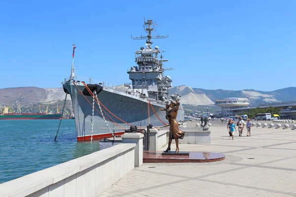 Novorossiysk Rusia Agosto 2015 Vista Del Crucero Mikhail Kutuzov Una — Foto de Stock