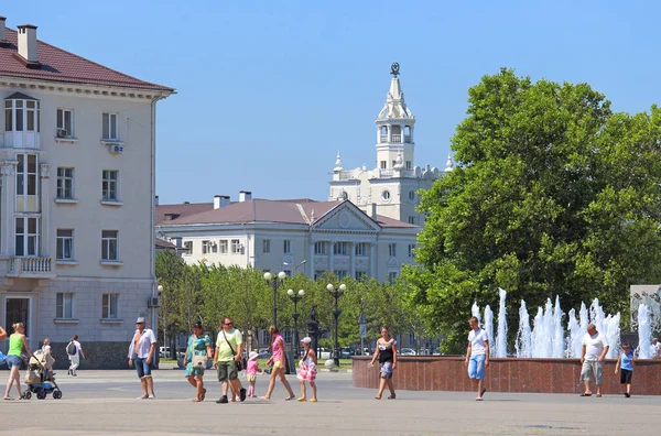 Novorossiysk Russia Agosto 2015 Vista Dal Terrapieno Alla Costruzione Novorossiysk — Foto Stock