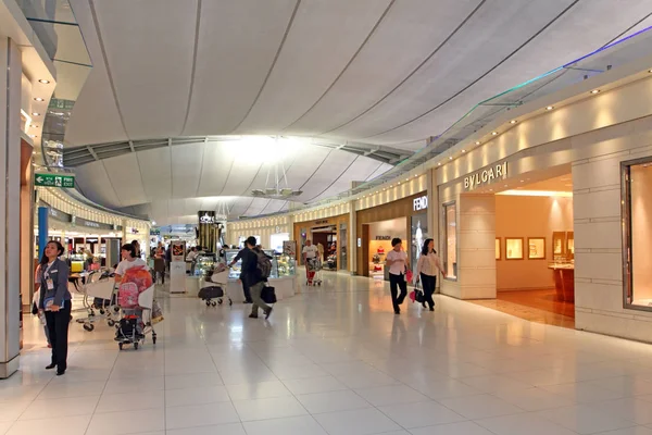 Bangkok Thailand March 2012 Turistas Interior Aeroporto Internacional — Fotografia de Stock