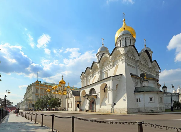 Antiga Catedral Ortodoxa do Arcanjo do Kremlin de Moscou — Fotografia de Stock