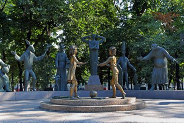 Heykel kompozisyonçocuklar yetişkin vic kurbanları