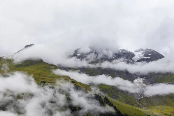 La vue sur les montagnes — Photo