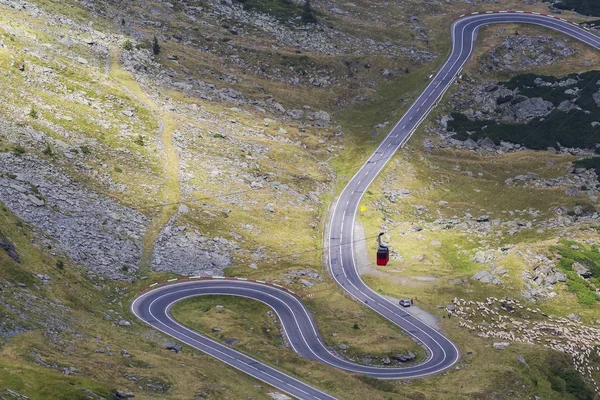 Transfagarasan - el camino de montaña más hermoso de Rumania — Foto de Stock