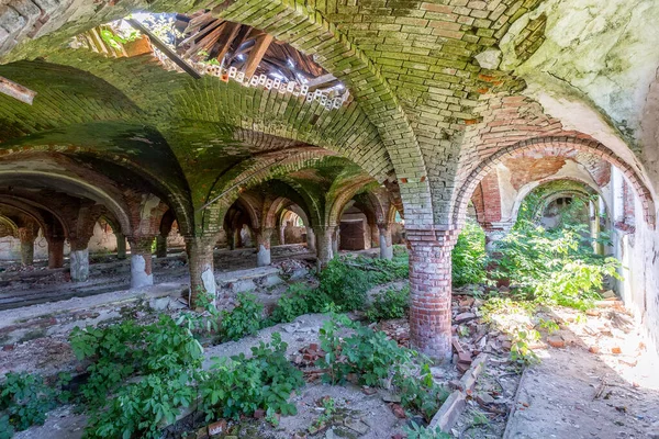 Interior Granero Abandonado Fotos de stock libres de derechos