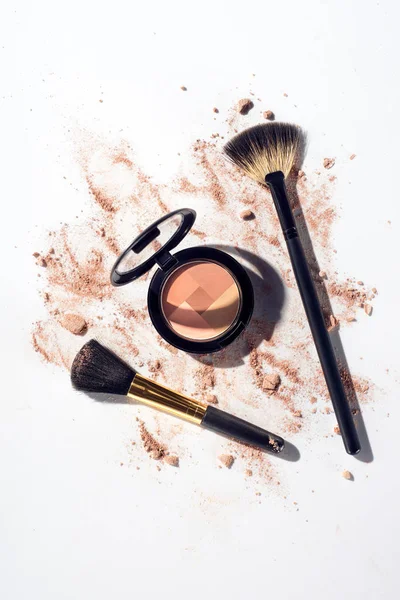 Contouring palette with makeup brushes on white background — Stock Image Contouring Palette Makeup Brushes White Background Stock Photo