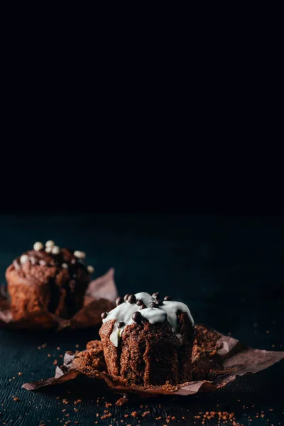 Sweet Muffins Chocolate Chips Dark Table — Stock Photo, Image