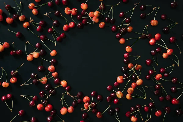 Top View Fresh Ripe Sweet Red Yellow Cherries Black Background — Stock Photo, Image