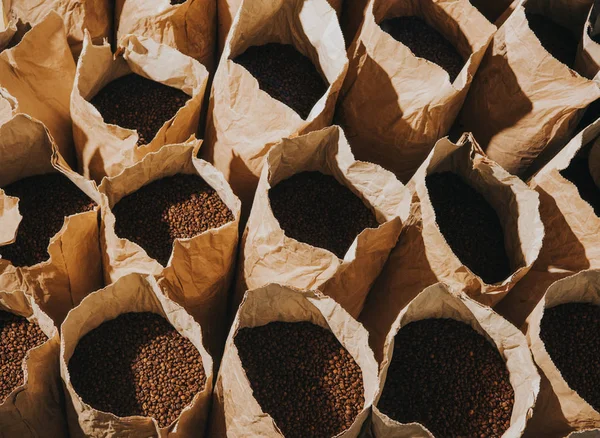 Bolsas Papel Artesanales Con Granos Café Recién Tostados — Foto de Stock