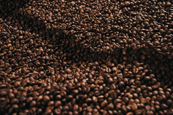 Kahve Çekirdekleri Görünümünü Yakın Çekim Profesyonel Makine Içinde Kavrulmuş — Stok fotoğraf