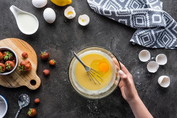 Cropped Shot Woman Making Cream Homemade Pie Dark Grey Tabletop — Stock Photo, Image