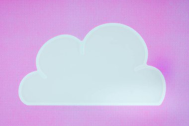 violet izole bulut şeklinde beyaz peçete üstten görünüm