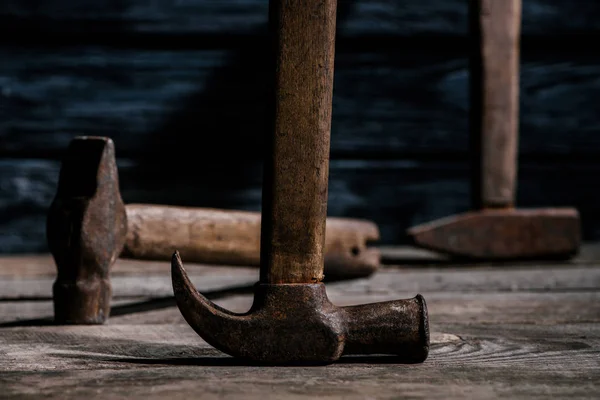 Close View Retro Rusty Hammers Wooden Planks Surface — Stock Photo, Image