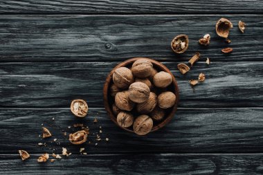 Ceviz ahşap kase nutshells koyu ahşap tablo