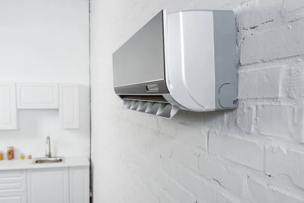 Close Shot Air Conditioner Hanging White Brick Wall — Stock Photo, Image