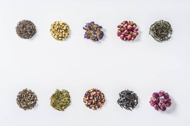 kurutulmuş bitkisel organik çay beyaz izole satırları