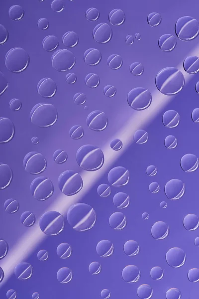 Close View Transparent Dew Drops Purple Background — Free Stock Photo
