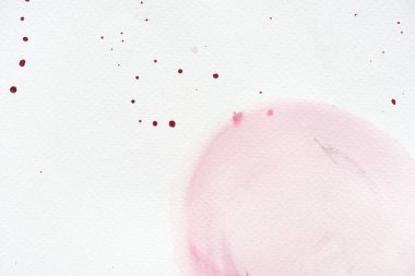 Soyut ışık ile pembe suluboya resim beyaz kağıda splatters