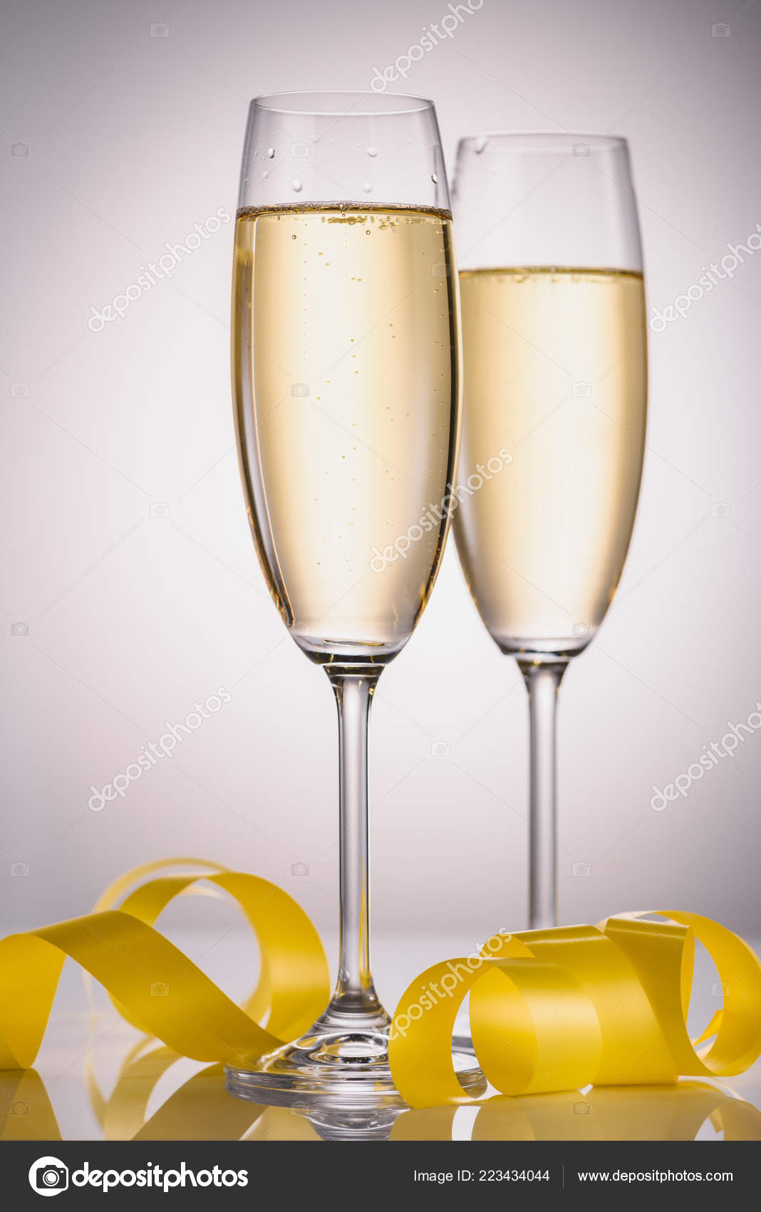 Close View Glasses Champagne Yellow Festive Confetti Grey Background