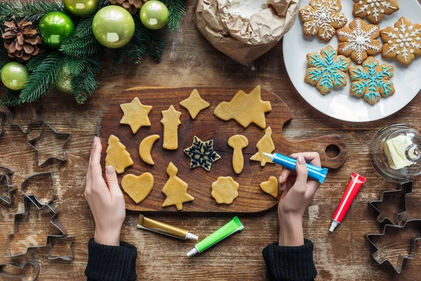 Partial View Woman Decorating Homemade Christmas Cookies Food Grade Ink — Stock Photo, Image