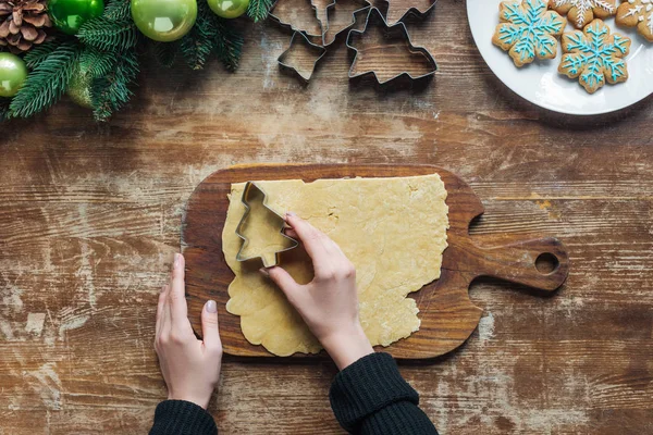 Cropped Shot Woman Cutting Christmas Cookie Cutter Wooden Tabletop Decorative — Stock Photo, Image