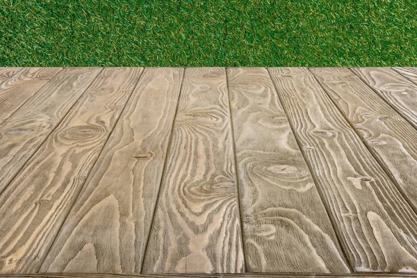 Surface Brown Wooden Planks Green Grass Background — Stock Photo, Image