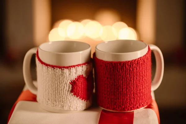 Knitted Mugs Glowing Bokeh Background — Stock Photo, Image