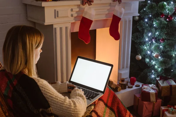 Young Woman Using Laptop Blank Screen Christmas Time — Stock Photo, Image