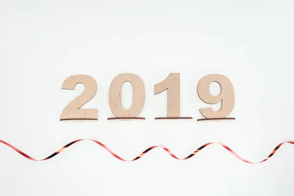 Top View 2019 Date Made Wooden Numbers Curly Ribbon Isolated — Stock Photo, Image